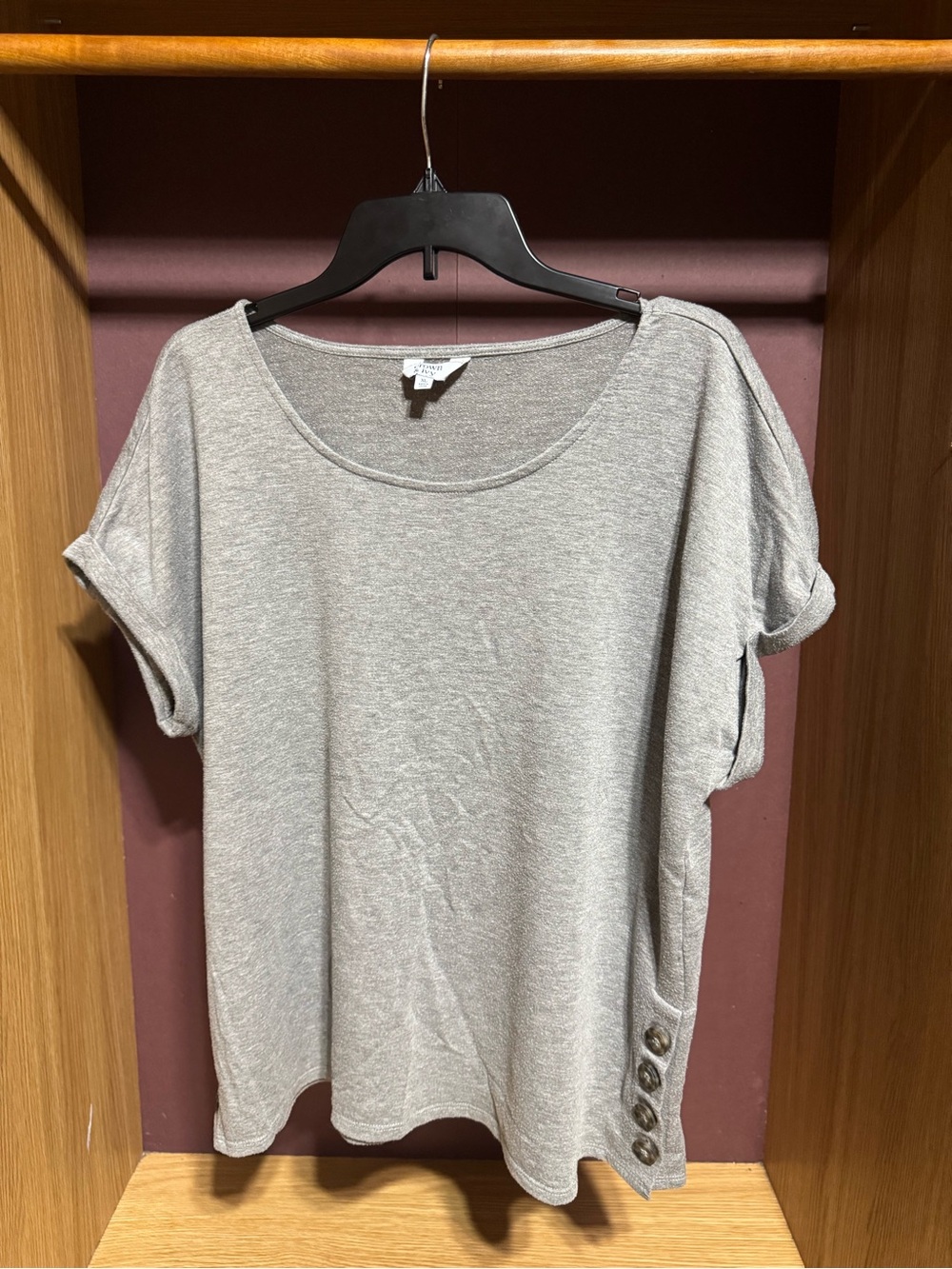 Crown & Ivy Gray Button Side Short Sleeve Top Size XL